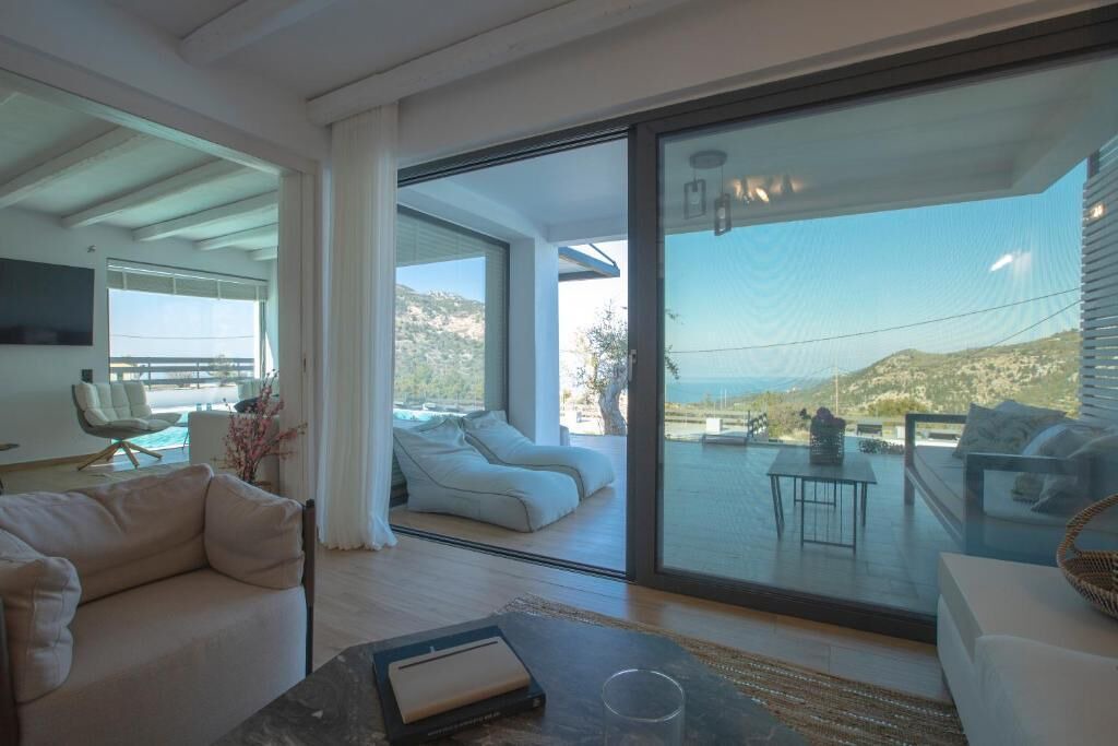 Photo of Livingroom in Kalamitsi