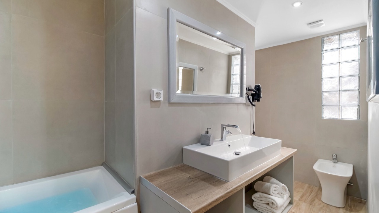 Photo of Bathroom in Spanokhorion