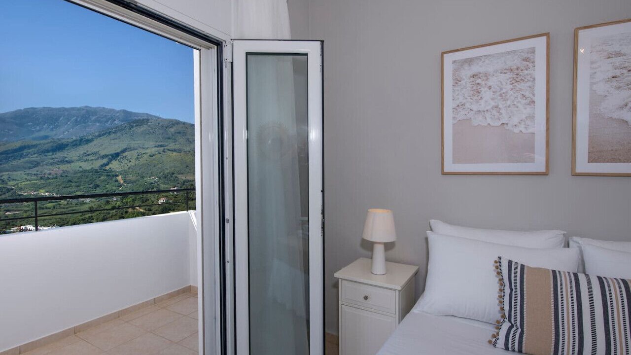 Photo of Bedroom in Exopoli