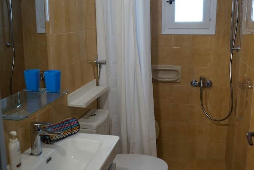 Photo of Bathroom in Aliki