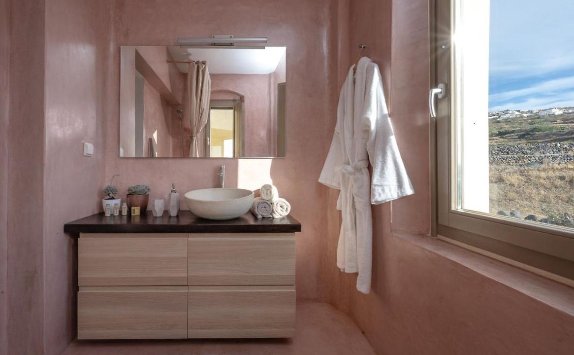 Photo of Bathroom in Kamari