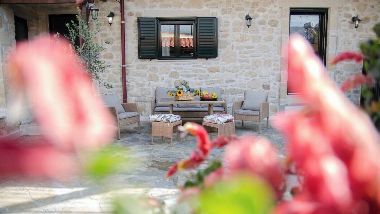 Photo of Patio Balcony in Pirgou