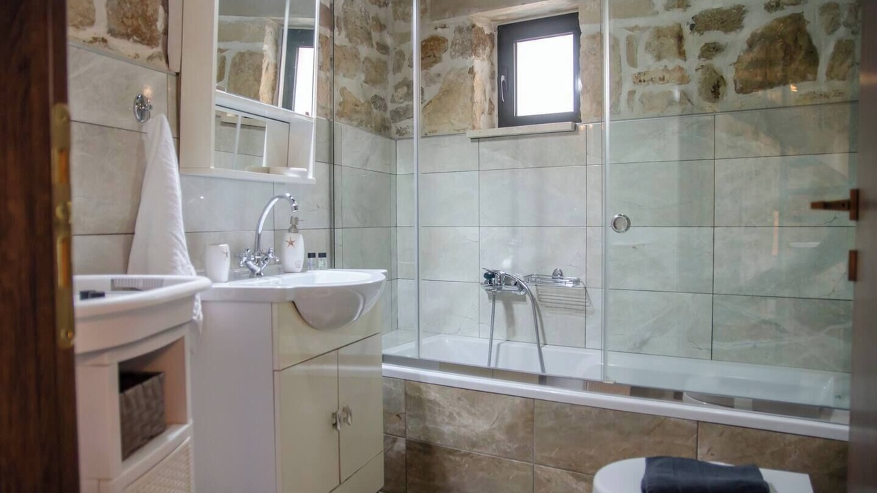 Photo of Bathroom in Pirgou