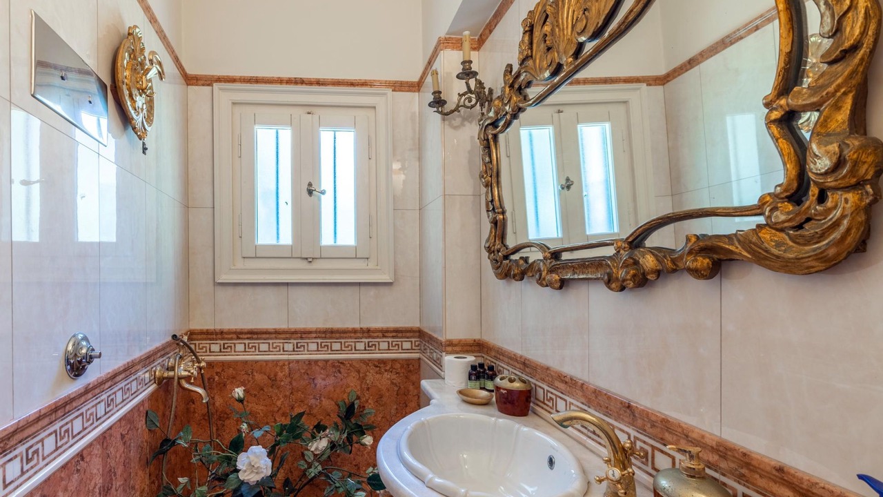 Photo of Bathroom in Skotino