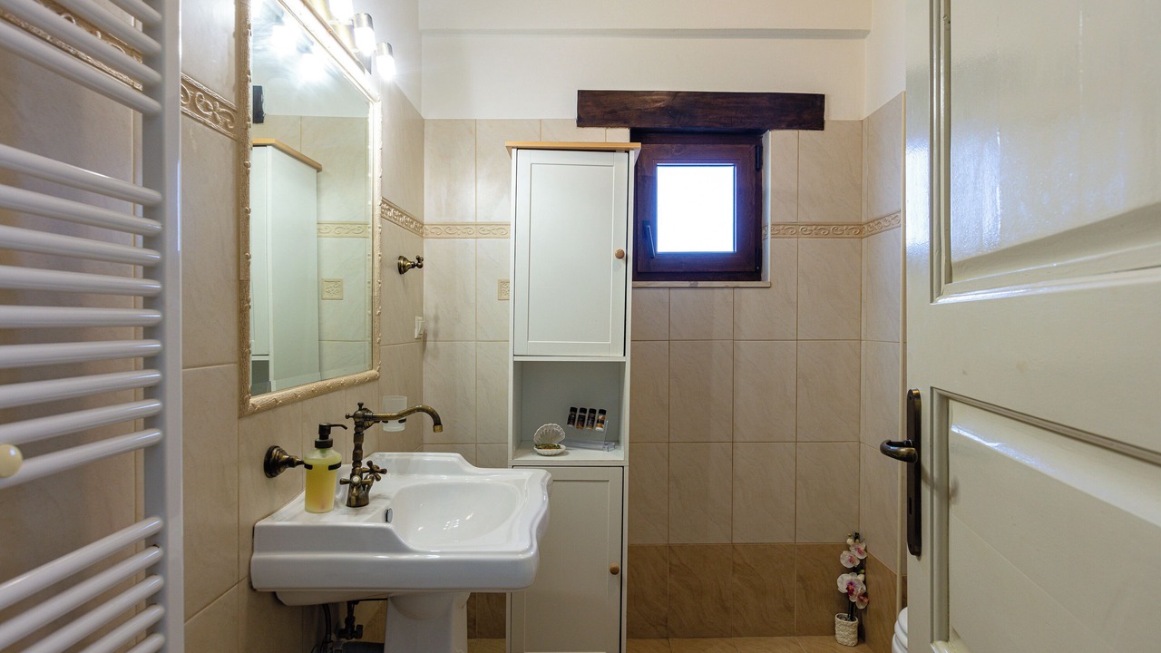 Photo of Bathroom in Chromonastiri