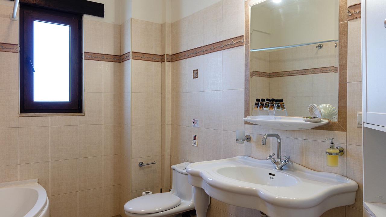 Photo of Bathroom in Chromonastiri