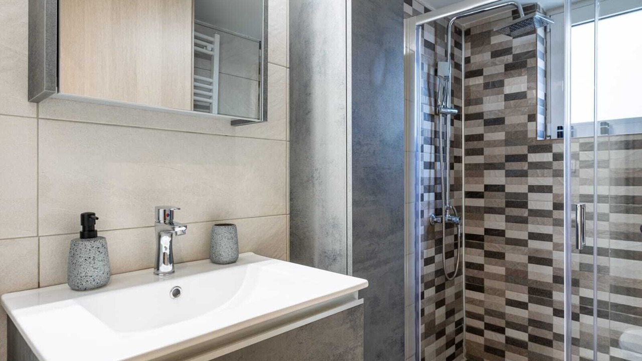 Photo of Bathroom in Galatsi