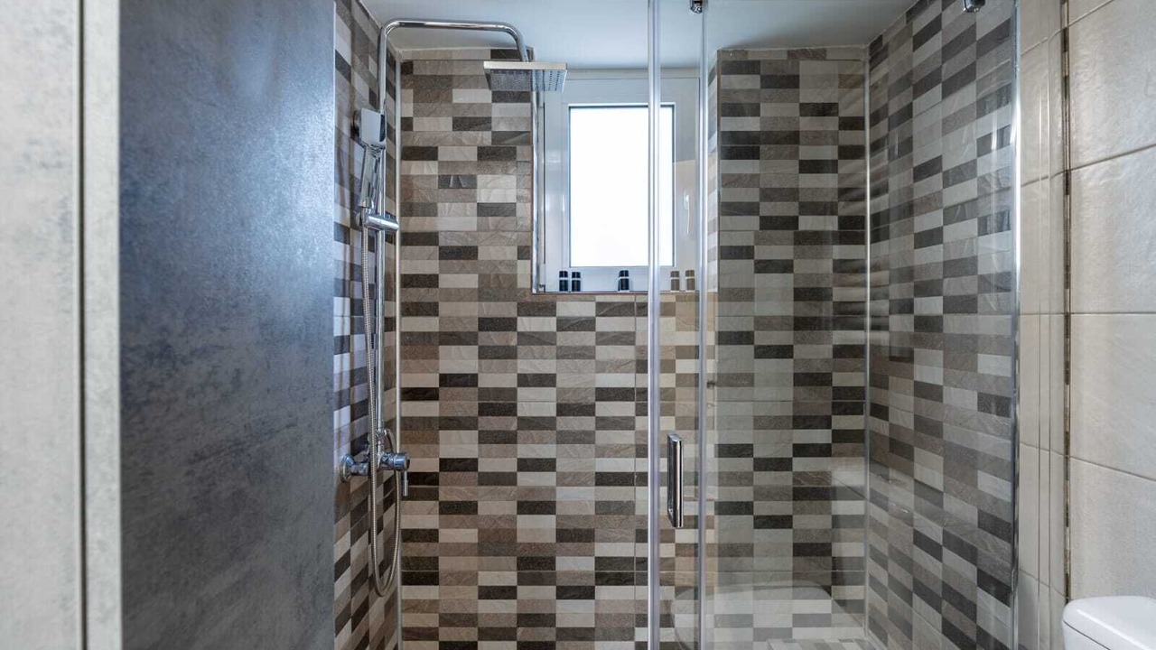 Photo of Bathroom in Galatsi