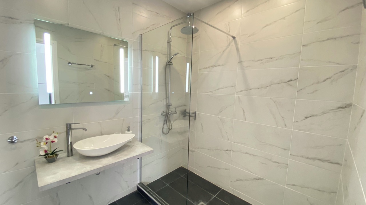 Photo of Bathroom in Glossa