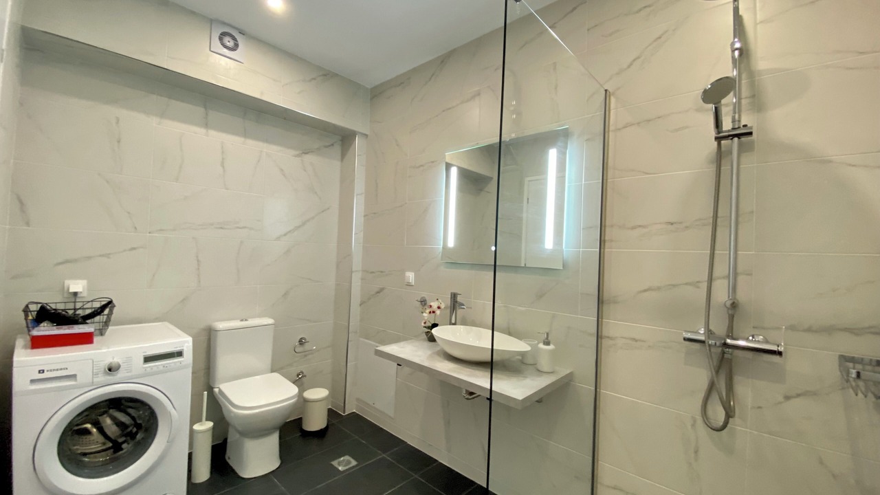 Photo of Bathroom in Glossa