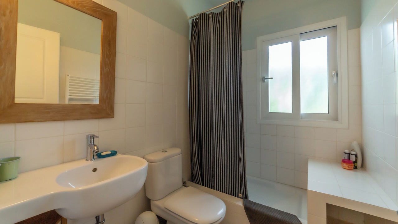 Photo of Bathroom in Leivathos