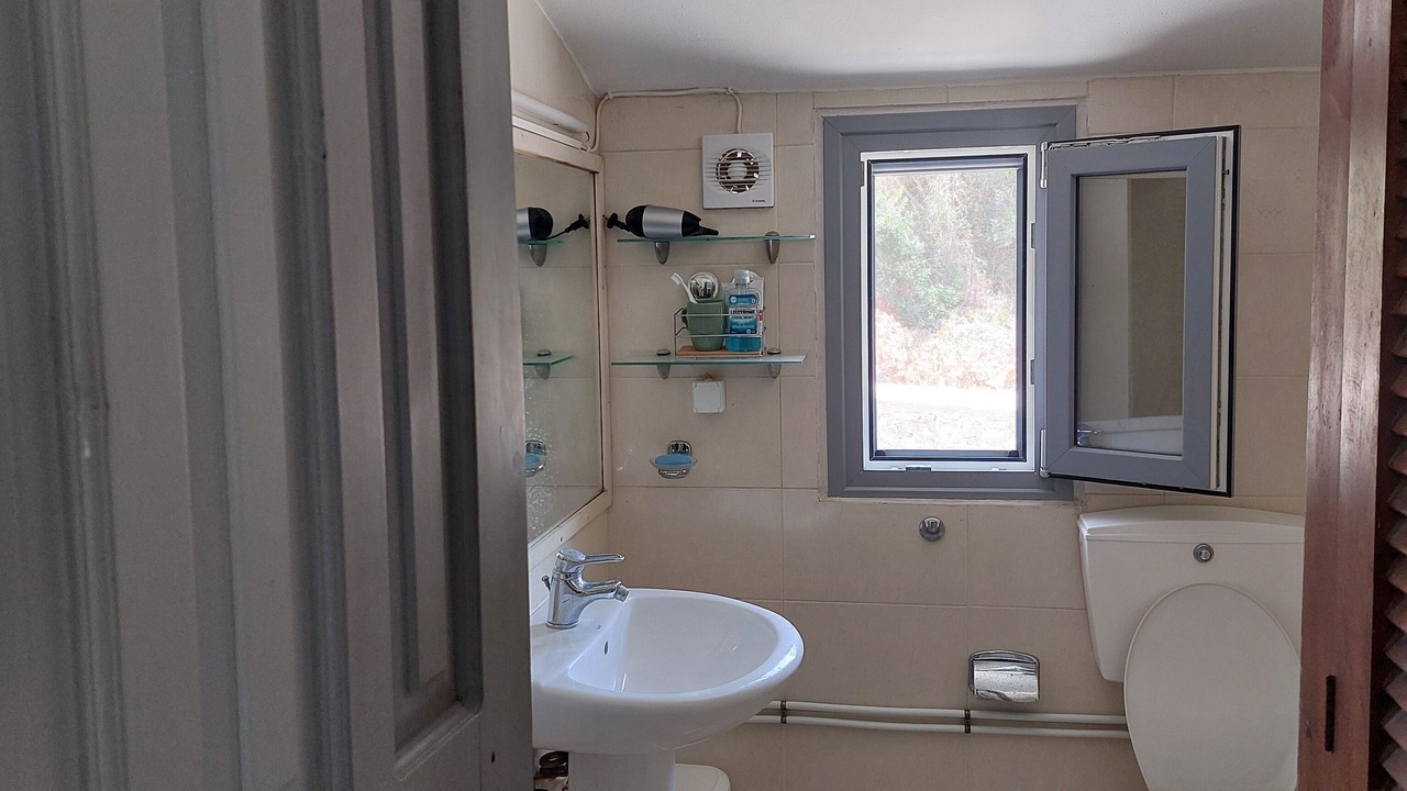 Photo of Bathroom in Vathi