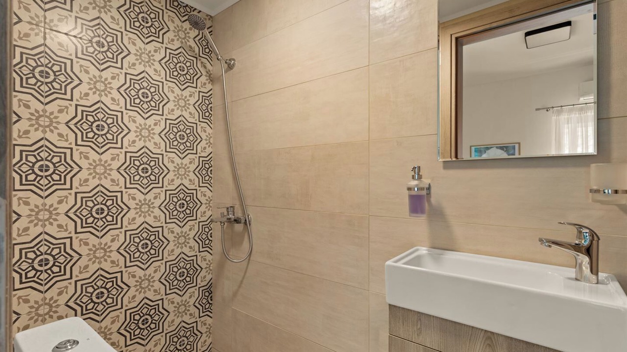 Photo of Bathroom in Lefktron