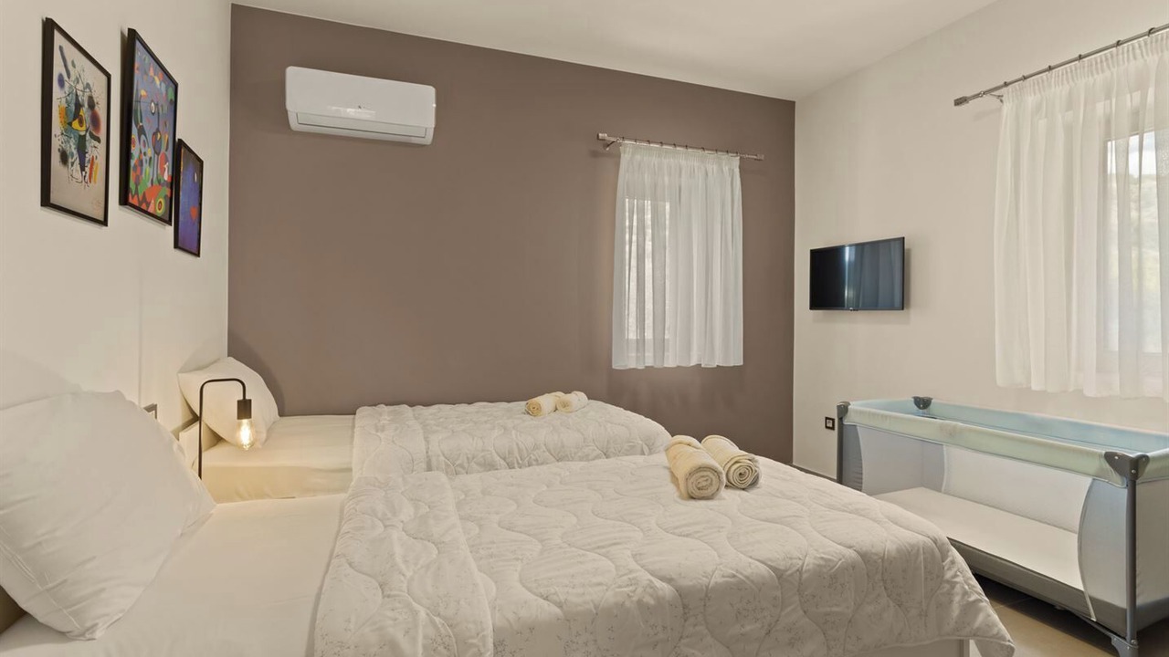 Photo of Bedroom in Lefktron