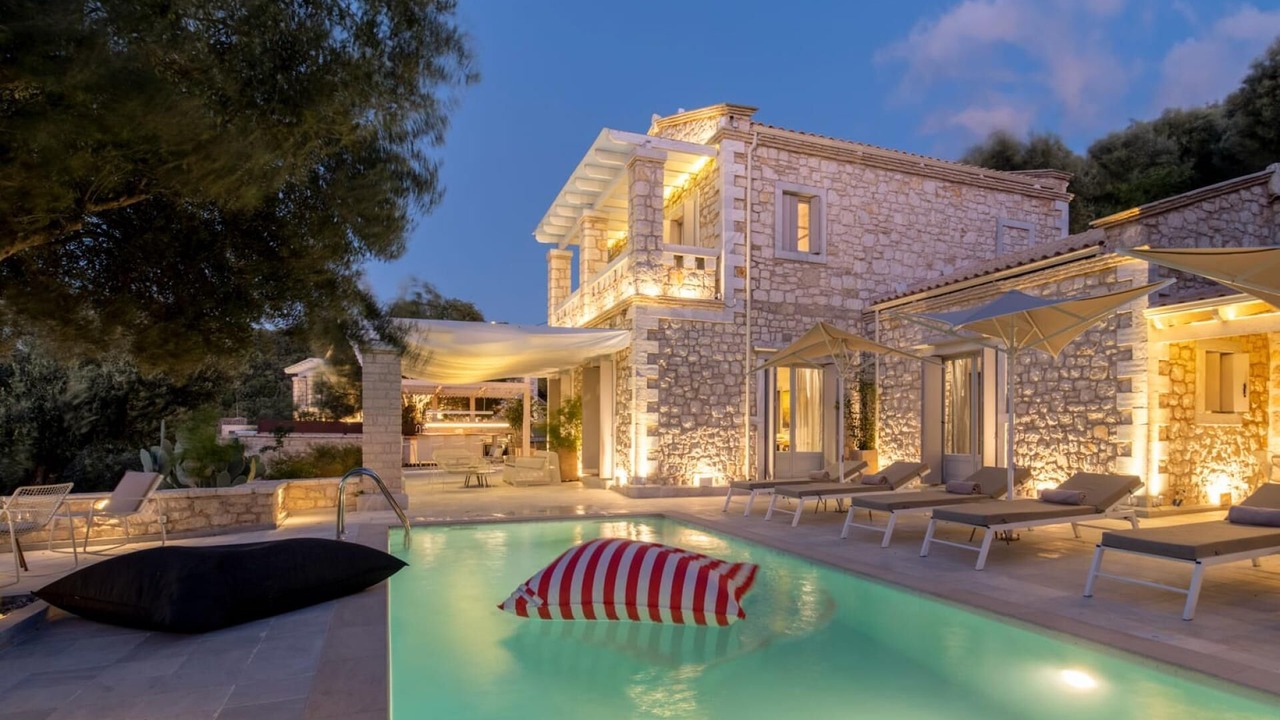 Photo of Outdoor in Peroulion