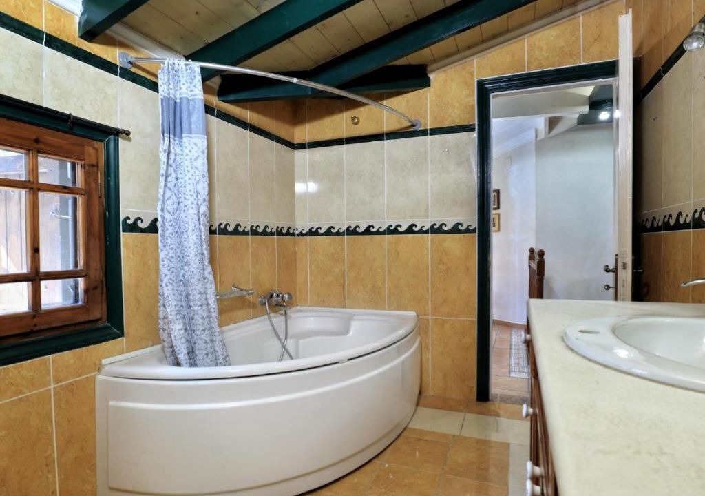 Photo of Bathroom in Kalligoni