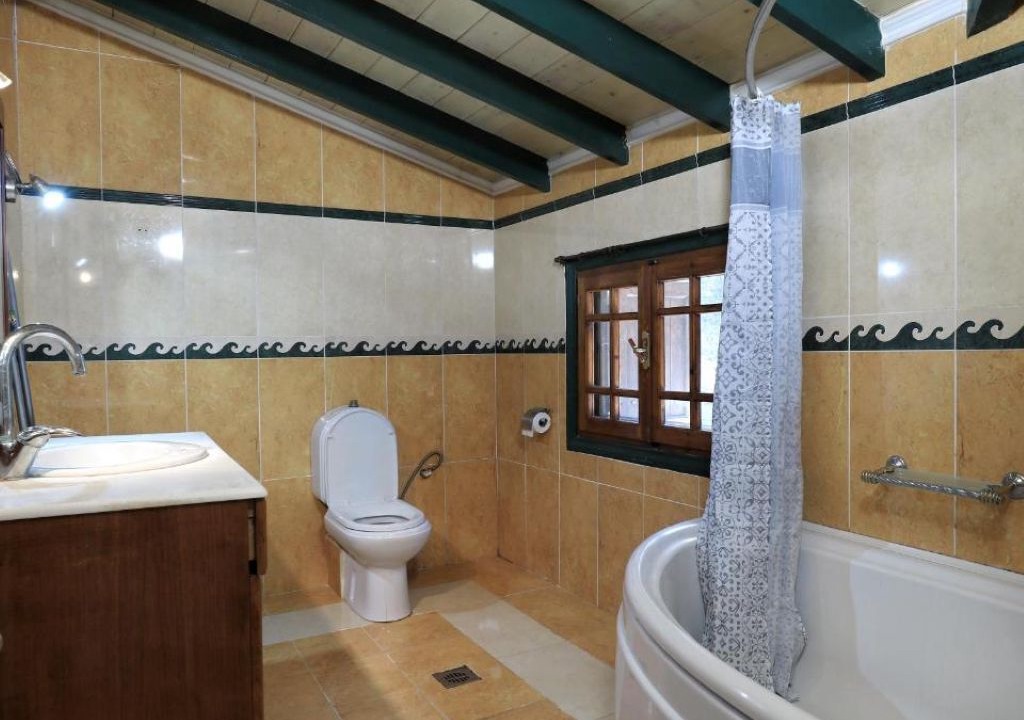 Photo of Bathroom in Kalligoni