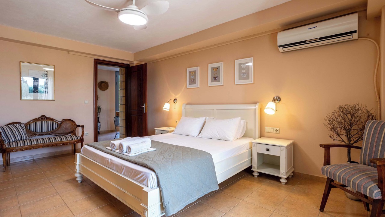 Photo of Bedroom in Lefktron