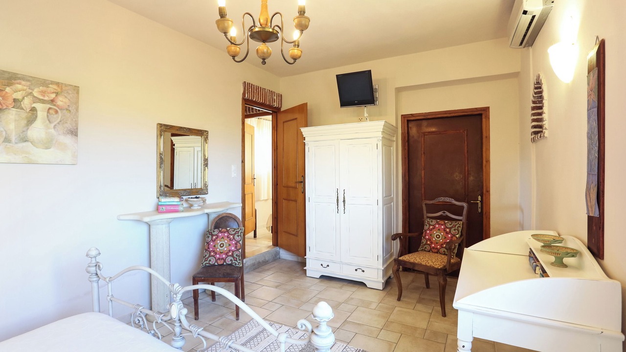 Photo of Bedroom in Faistos