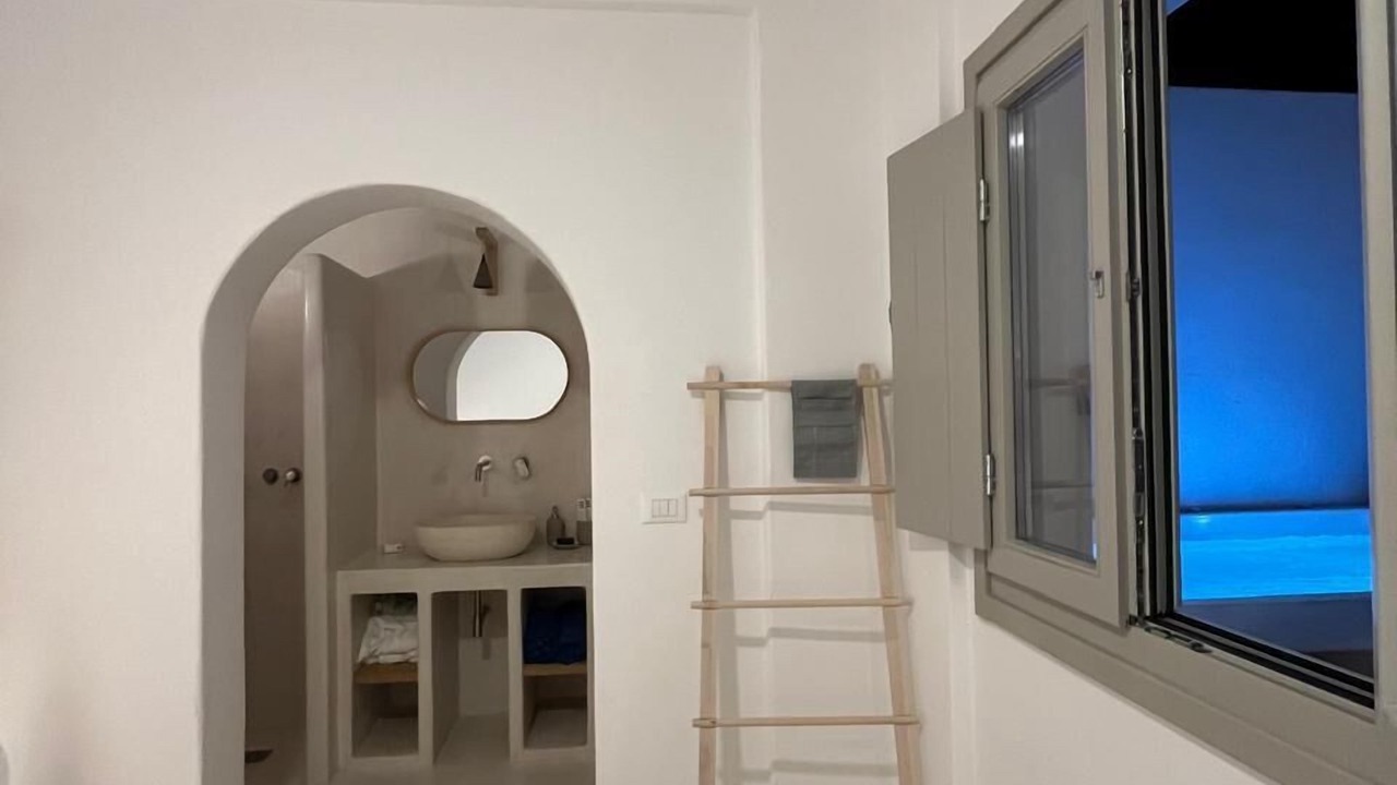Photo of Bathroom in Ios