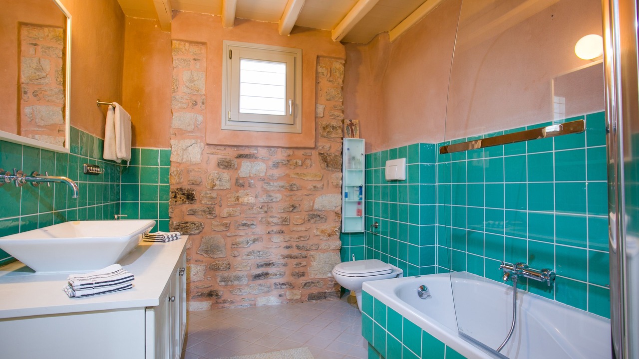 Photo of Bathroom in Piso Livadi