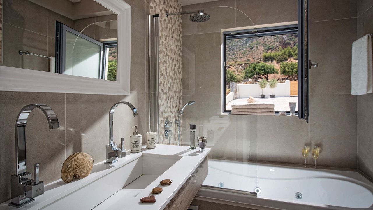 Photo of Bathroom in Koutouloufari