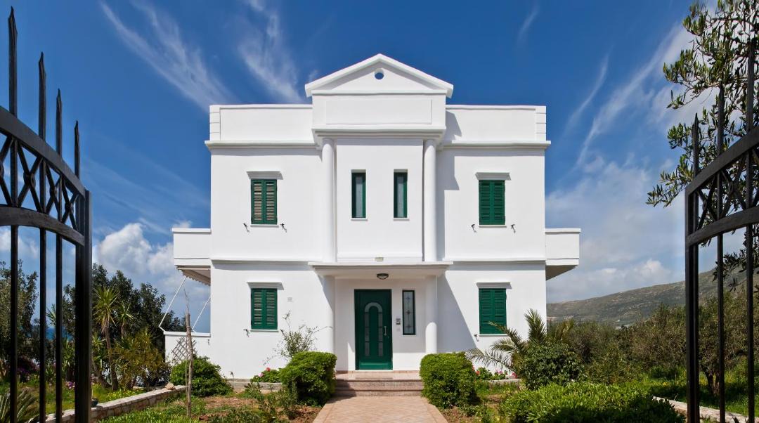 Photo of Buildings in Limeniskos