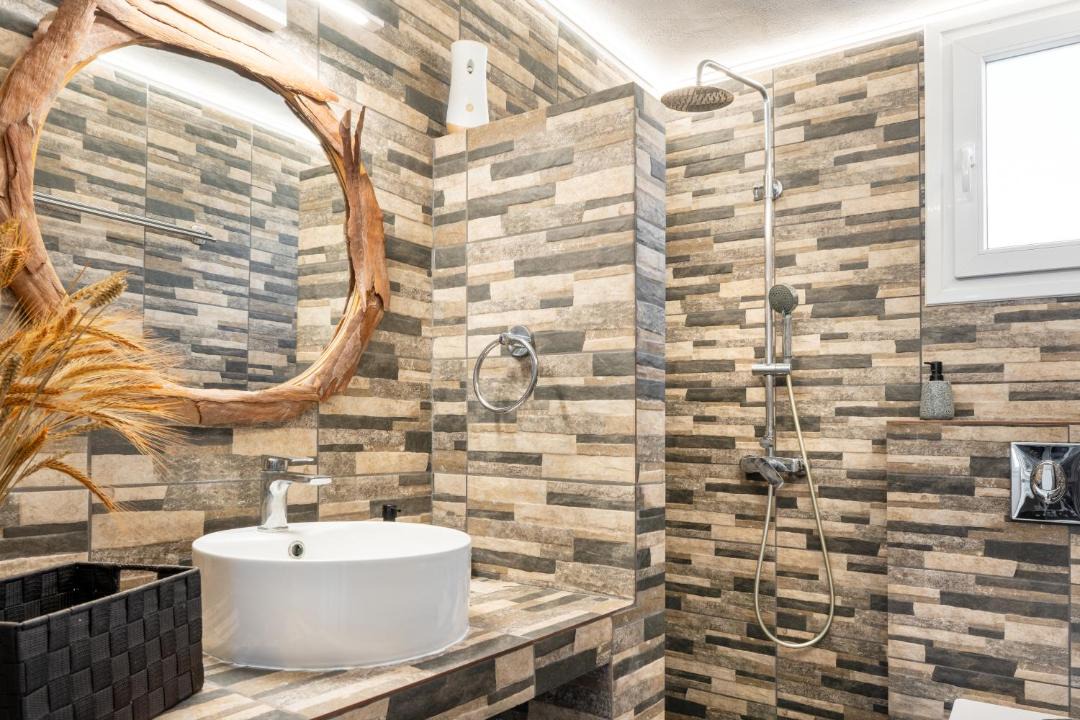 Photo of Bathroom in Ios