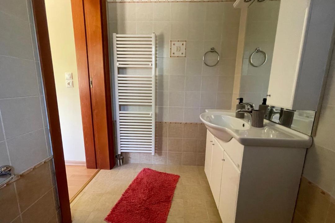 Photo of Bathroom in Kineta
