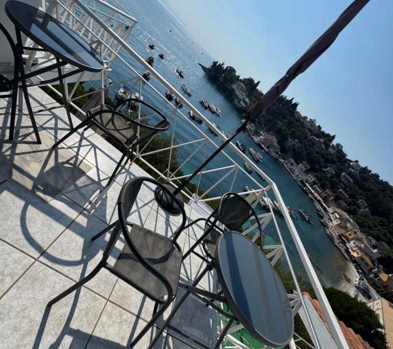 Photo of Patio Balcony in Longos