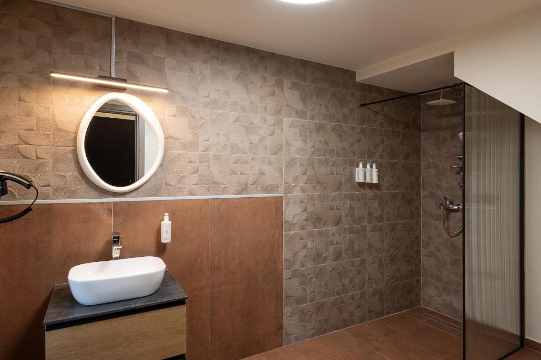 Photo of Bathroom in Korinos