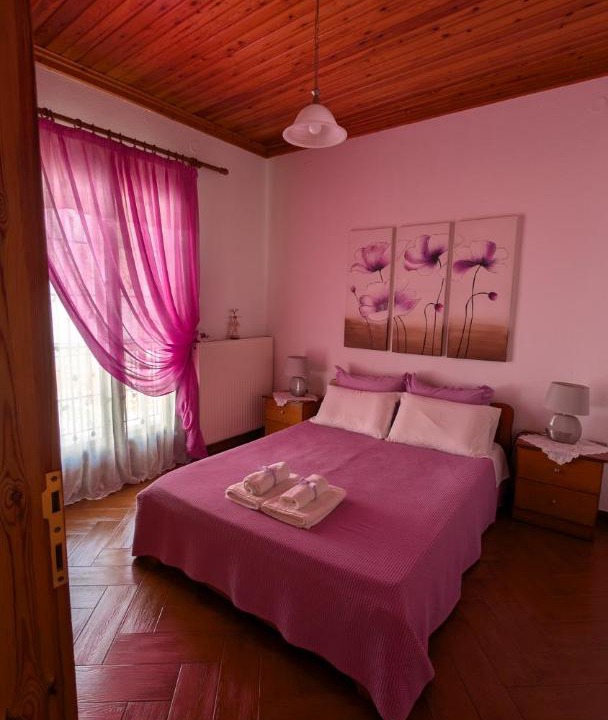 Photo of Bedroom in Glossa