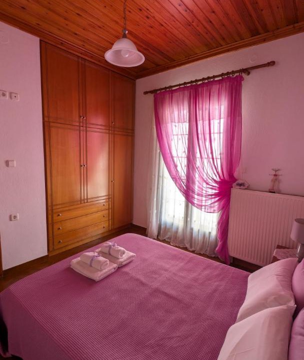 Photo of Bedroom in Glossa