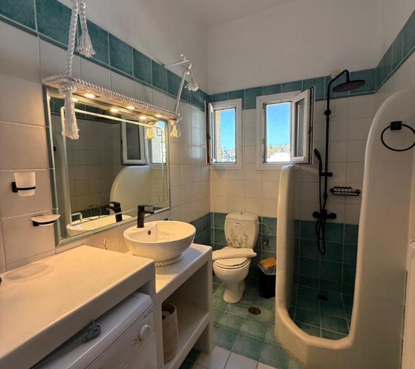 Photo of Others in Alinda