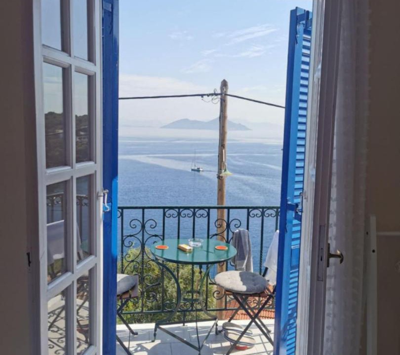 Photo of Patio Balcony in Kioni