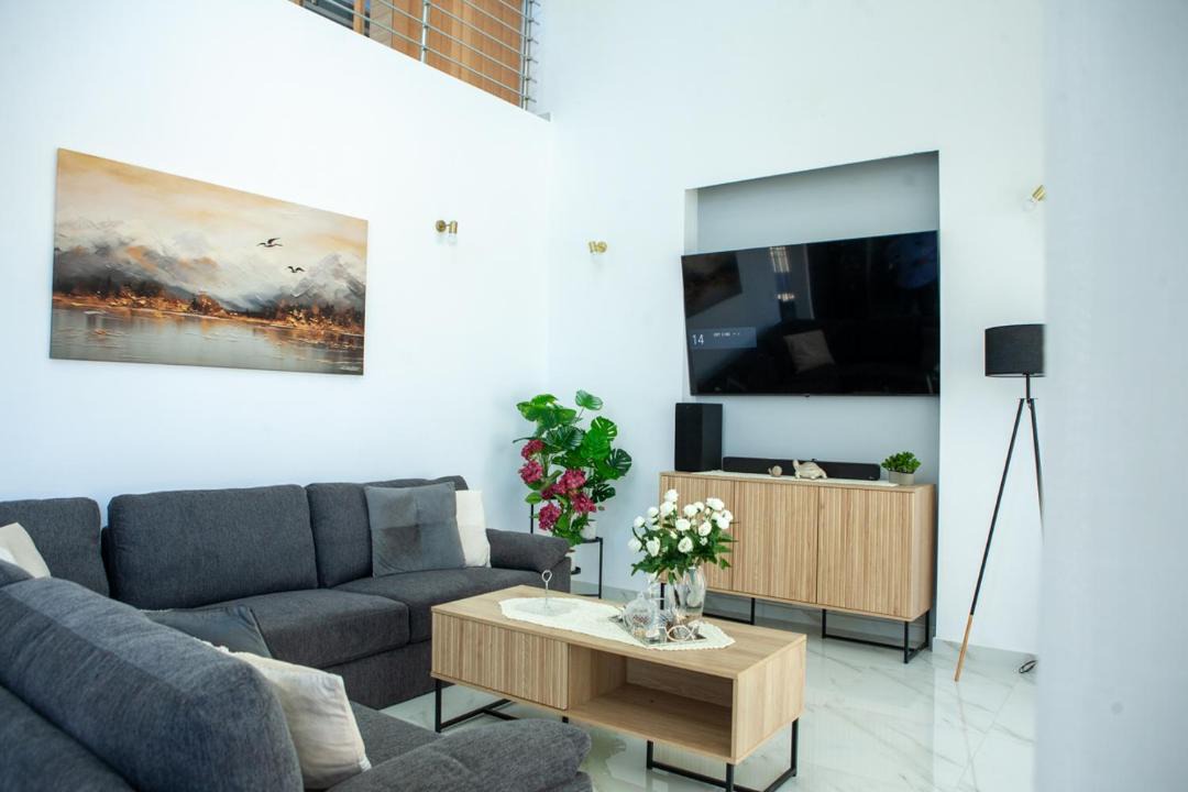 Photo of Livingroom in Gouvai