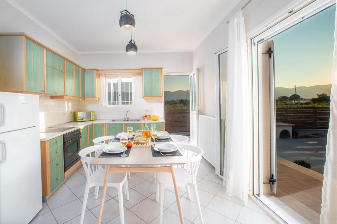 Photo of Kitchen in Neromilos