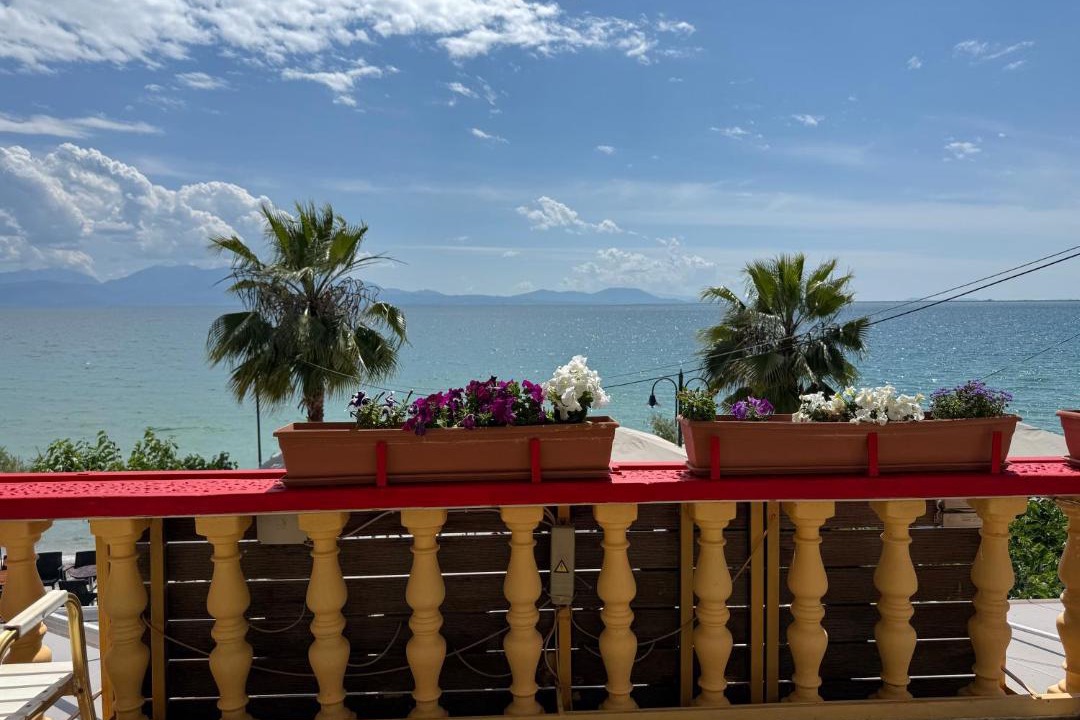 Photo of Patio Balcony in Menidion