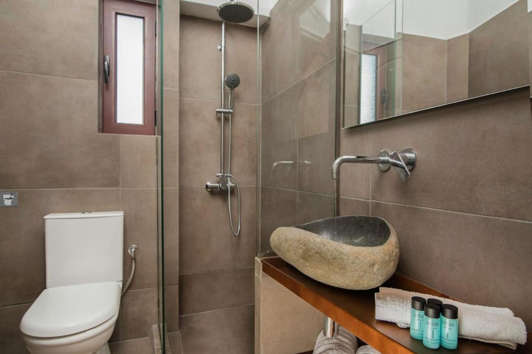 Photo of Bathroom in Limeniskos