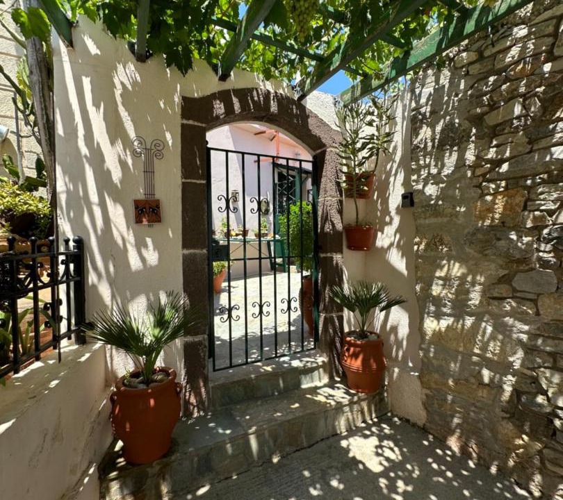 Photo of Patio Balcony in Skotino