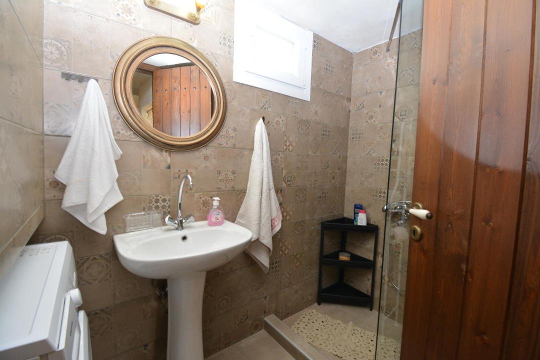 Photo of Bathroom in Kerasia