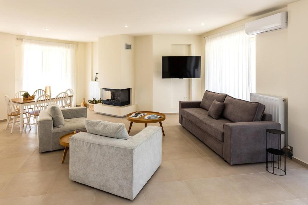Photo of Livingroom in Psathopirgos