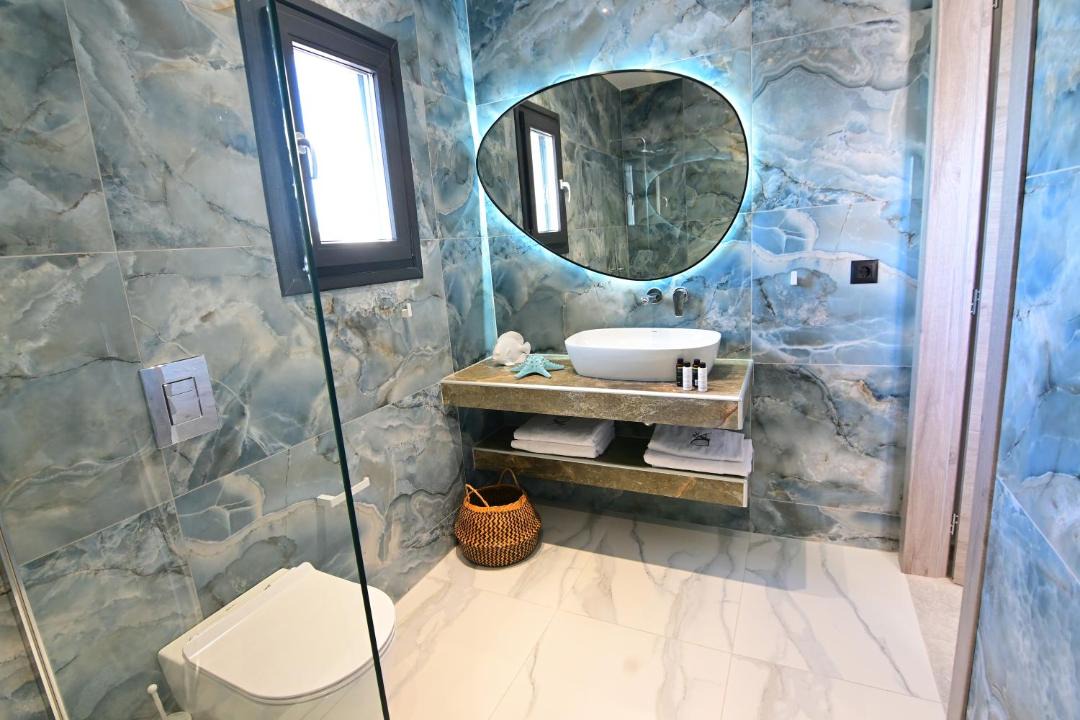 Photo of Bathroom in Neromilos