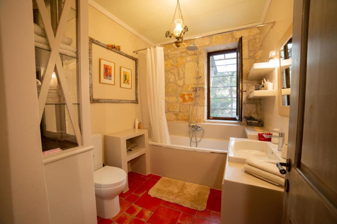 Photo of Bathroom in Serres
