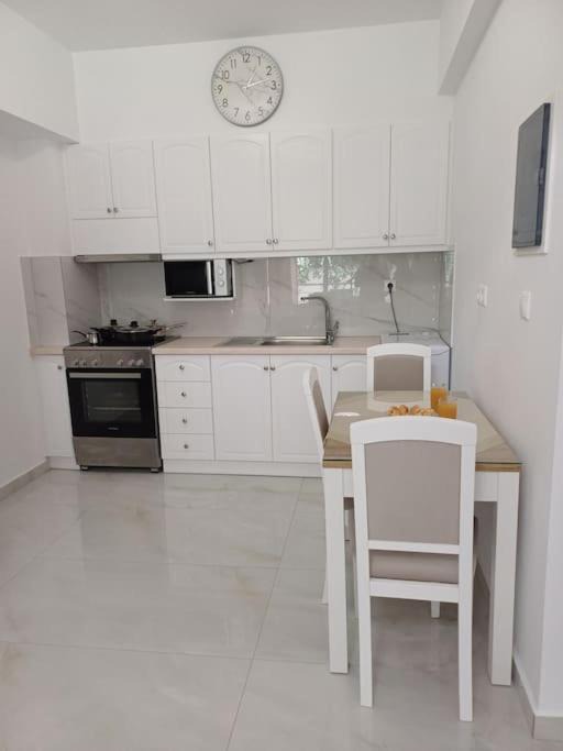 Photo of Kitchen in Minoa Pediada