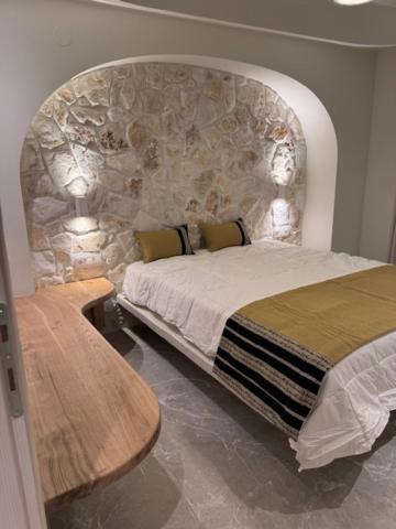 Photo of Bedroom in Golden Beach