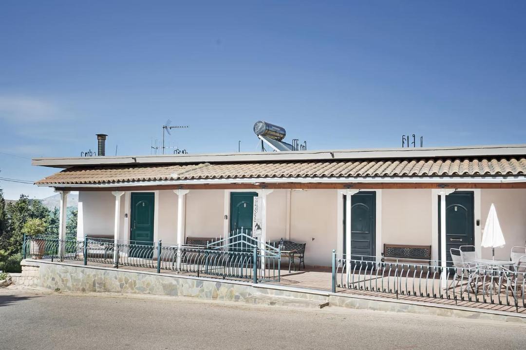 Photo of Others in Parisata