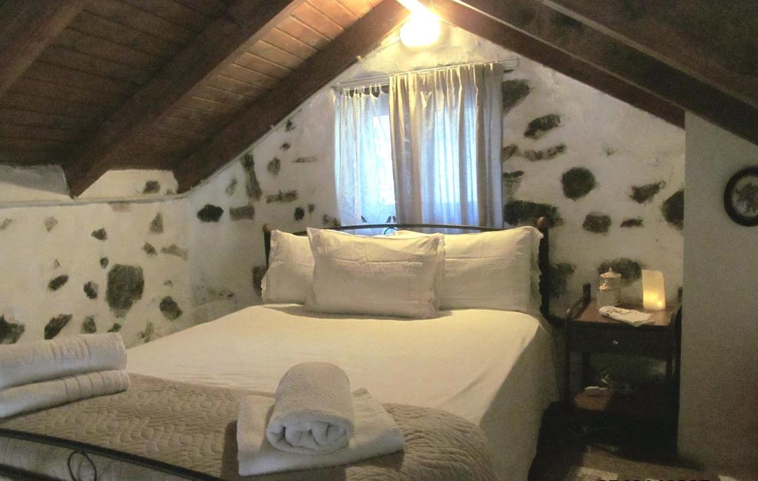 Photo of Bedroom in Mixorrouma