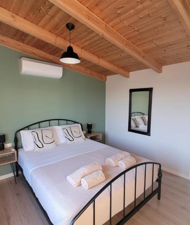 Photo of Bedroom in Armenoi