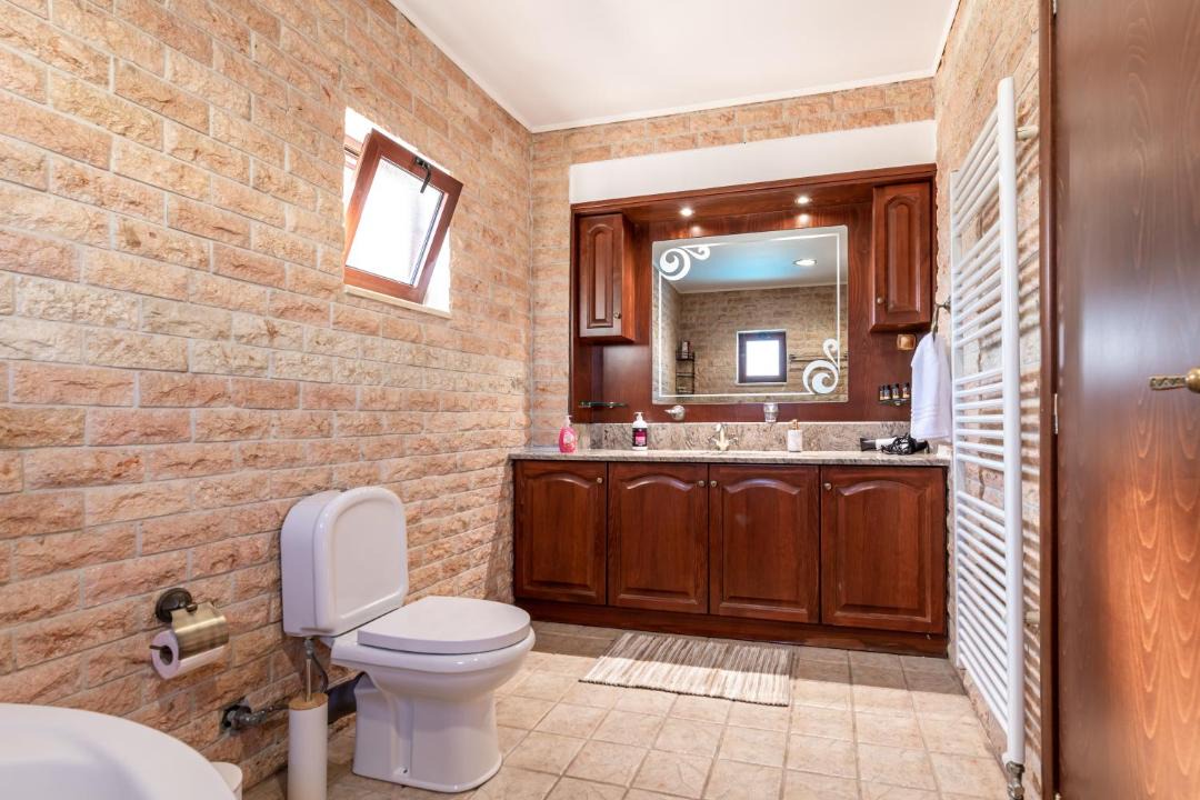 Photo of Bathroom in Vatolakkos